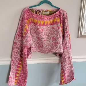 Free Size. Abundance Crop Kantha Bae